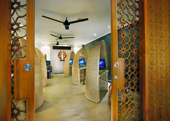ホテル Aston Canggu 4*
